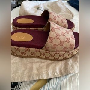 Authentic Gucci Platform Sandals size 37.
